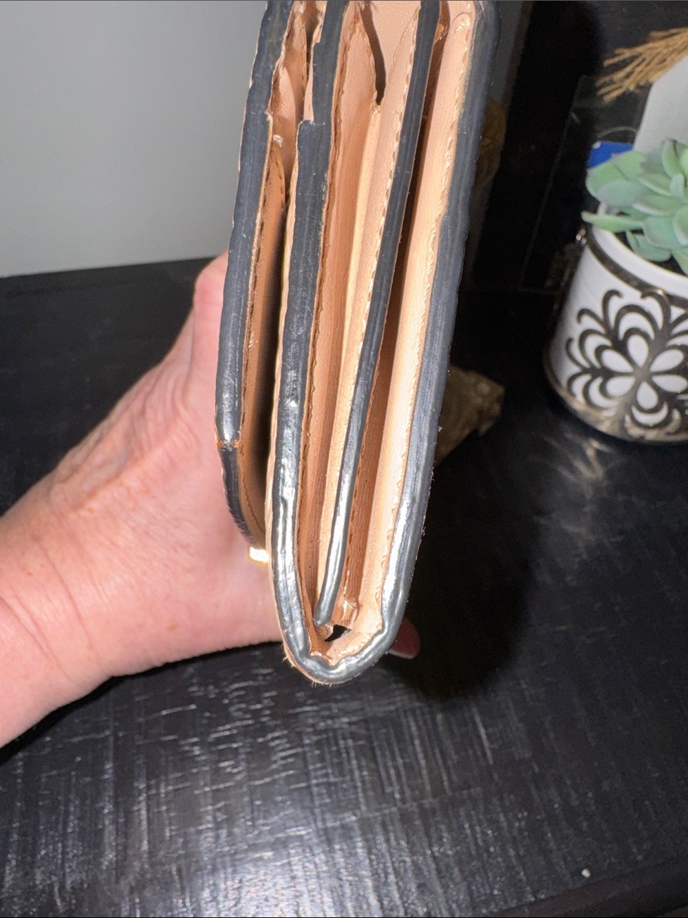 Burberry Blush Pebbled Leather Wallet EUC - Picture 8 of 12